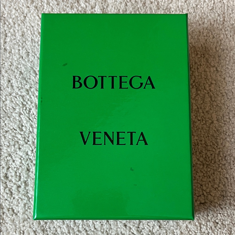 Bottega Veneta Vibrant Green Box